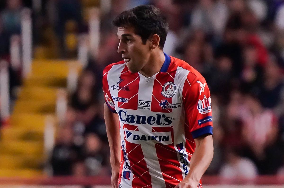 6. Juan Manuel Sanabria. Convertido en lateral izquierdo, este jugador uruguayo escaló a los 9 millones de dólares jugando para el Atlético de San Luis.
