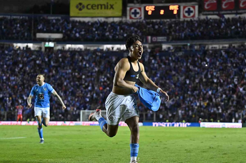 Amaury Morales en su gol contra América en semifinales