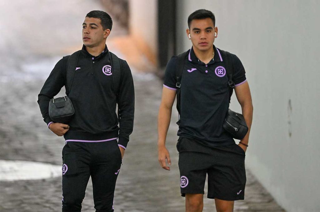Las renovaciones de Erik Lira y Charly Rodríguez podrían complicarse