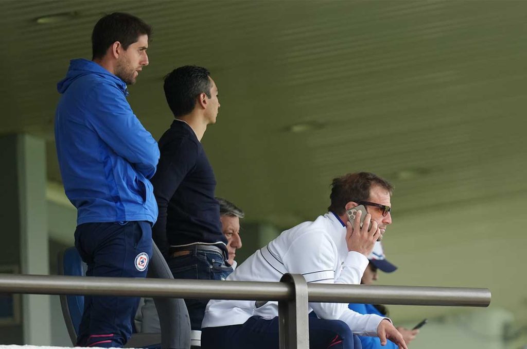 Primo de Iván Alonso, primera opción para sustituir a Martín Anselmi en Cruz Azul