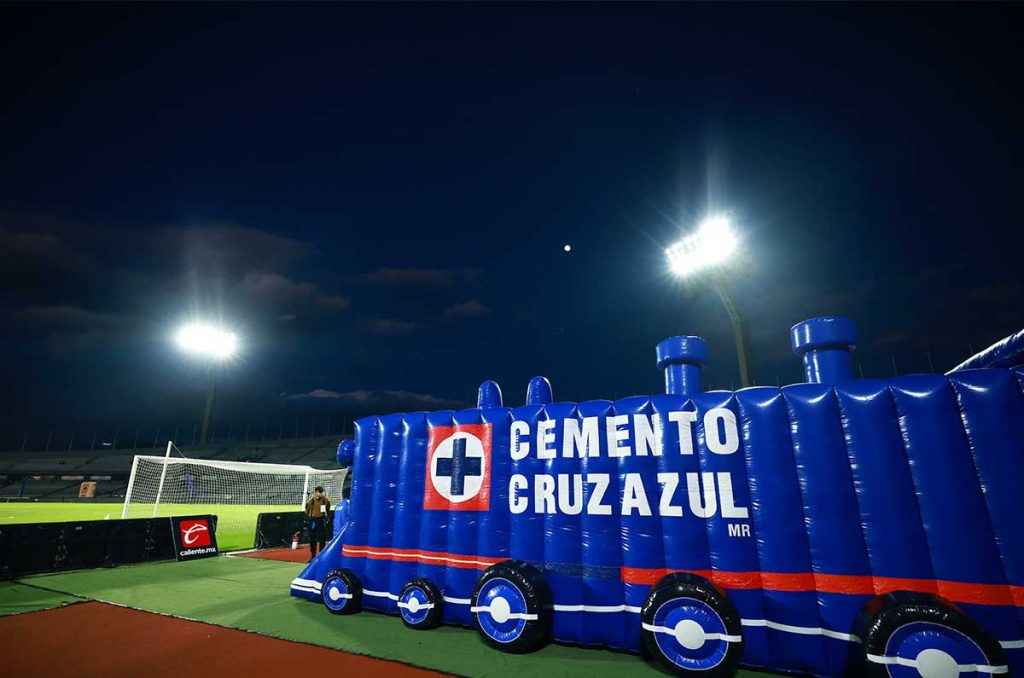 ¿Qué puede hacer Cruz Azul en el Olímpico Universitario? ¿Puede tapar el escudo de Pumas?