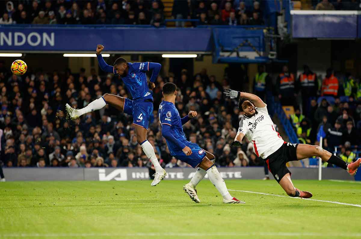 raul-jimenez-lidera-empate-del-fulham-y-supera-a-chicharito-hernandez