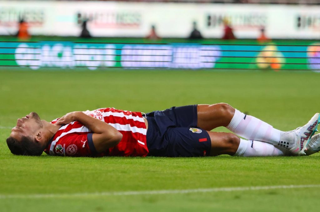 Chivas despide a un delantero más para este Clausura 2025
