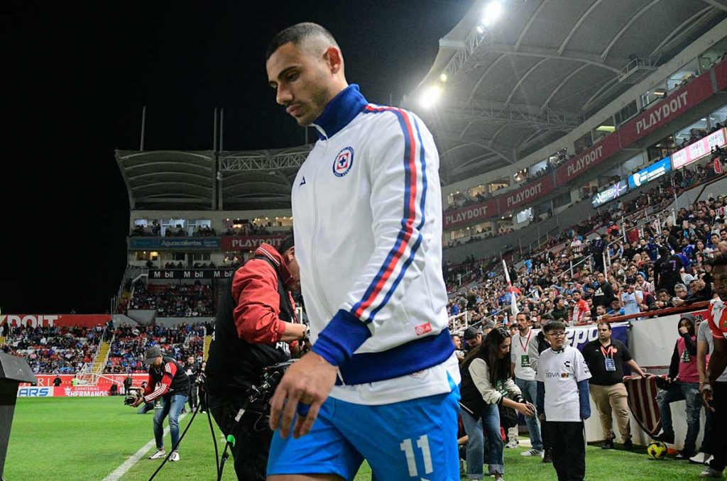 Señalan a Georgios Giakoumakis de Cruz Azul por pagar hasta 500 dólares por asistencia de gol