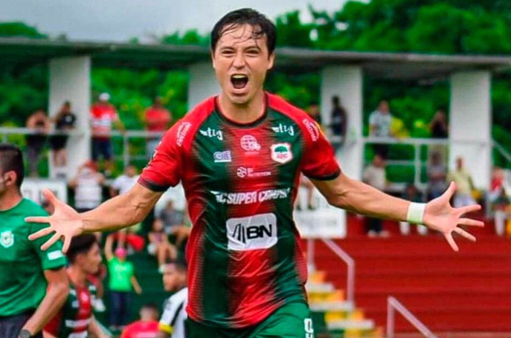 Cubo Torres perfila su llegada a Santos