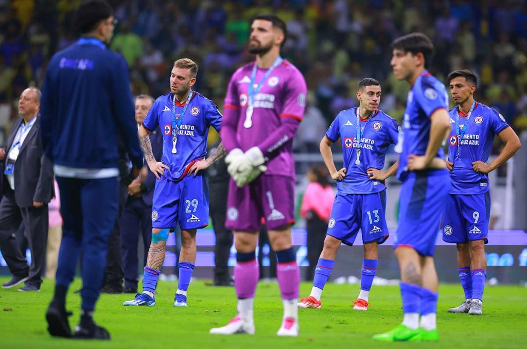 Descarte de Cruz Azul se coronó campeón tras solo 15 días en su nuevo equipo