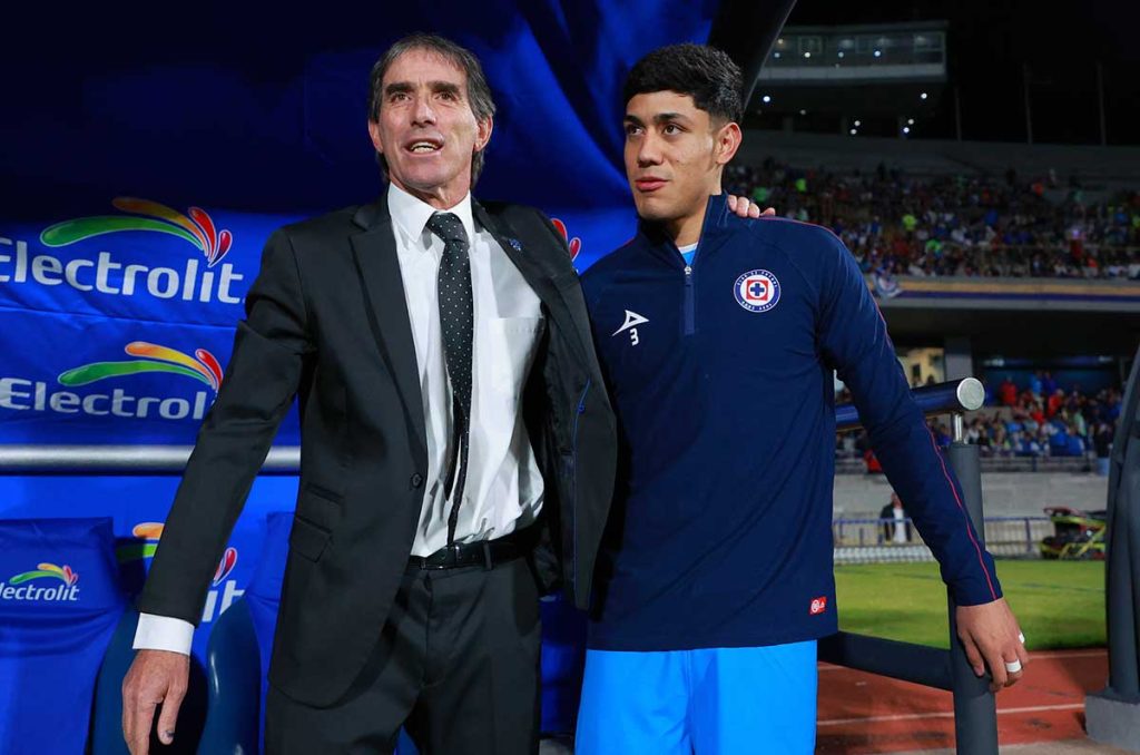 Desde la Liga MX quieren robarle a Guillermo Almada a Cruz Azul