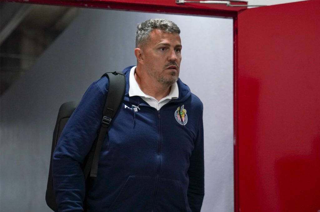Óscar García ya está en la cuerda floja con Chivas