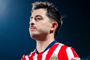 Alan Mozo teme perder su lugar en Chivas