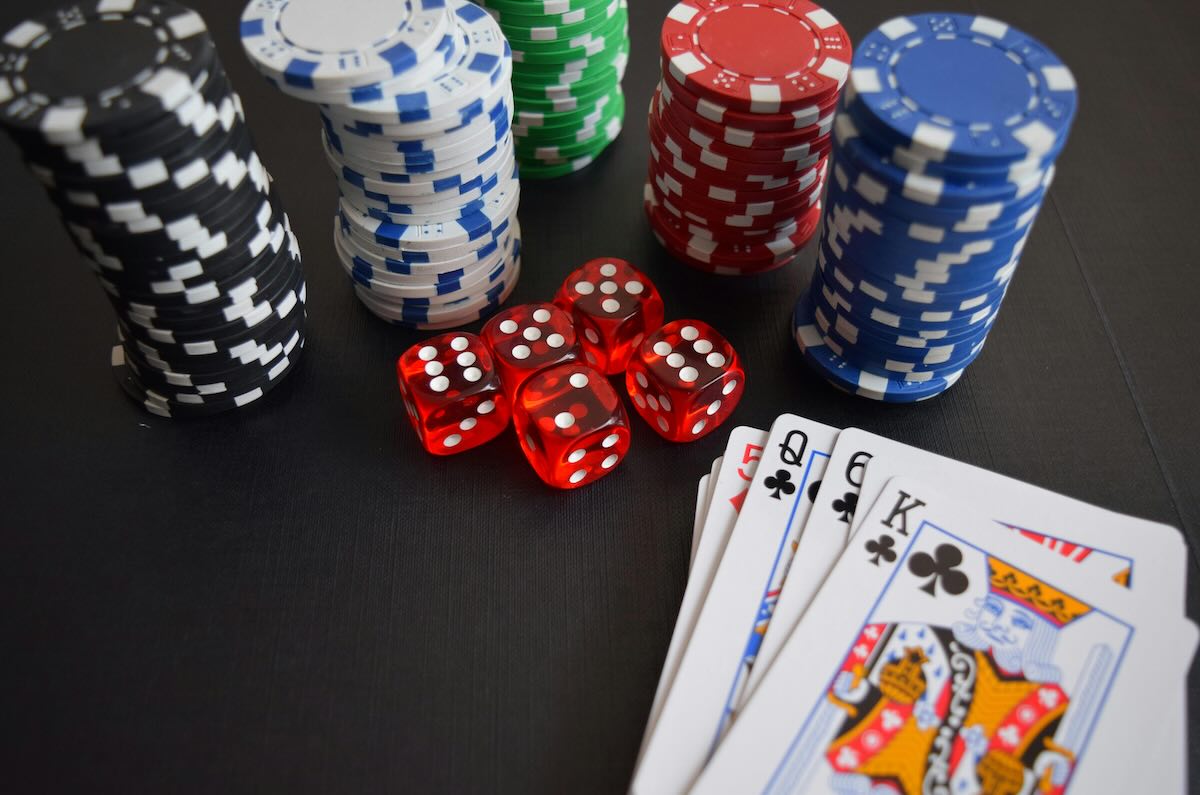 Continuación bet en póker: cuándo y cómo hacerla correctamente