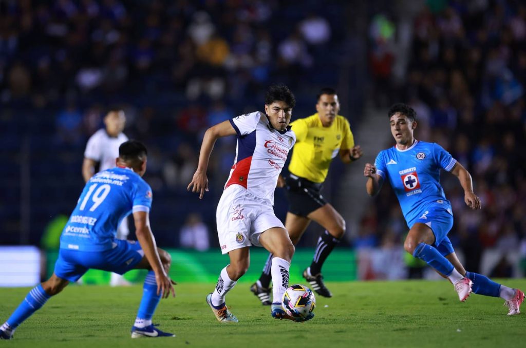 ¿Dónde se va a jugar? Chivas vs Cruz Azul: Cómo y dónde ver EN VIVO la Jornada 13 del Clausura 2025