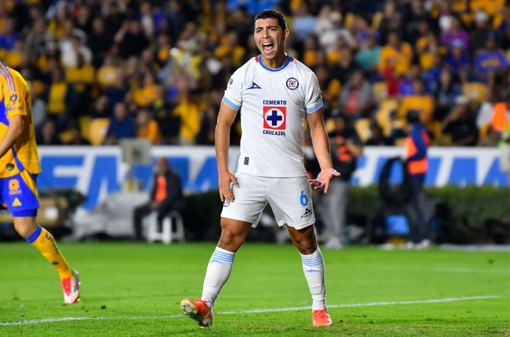Erik Lira podría jugar el Mundial de Clubes con los Rayados de Monterrey