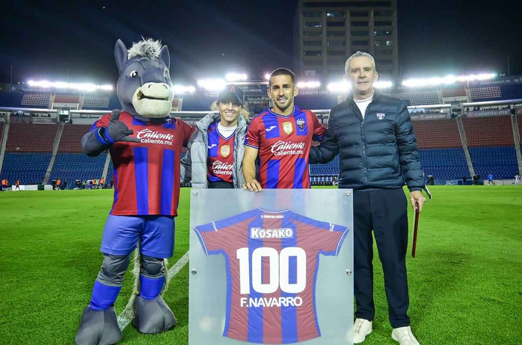Fernando Navarro sale del retiró y será dirigido por Rafa Puente Jr