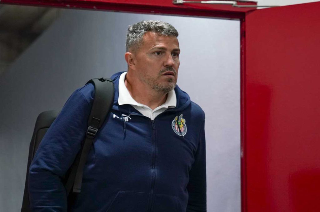 La enfermedad de Óscar García que lo ha dejado fuera de Chivas