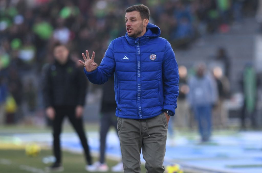 Martín Anselmi ya conoce la demanda de Cruz Azul ante la FIFA