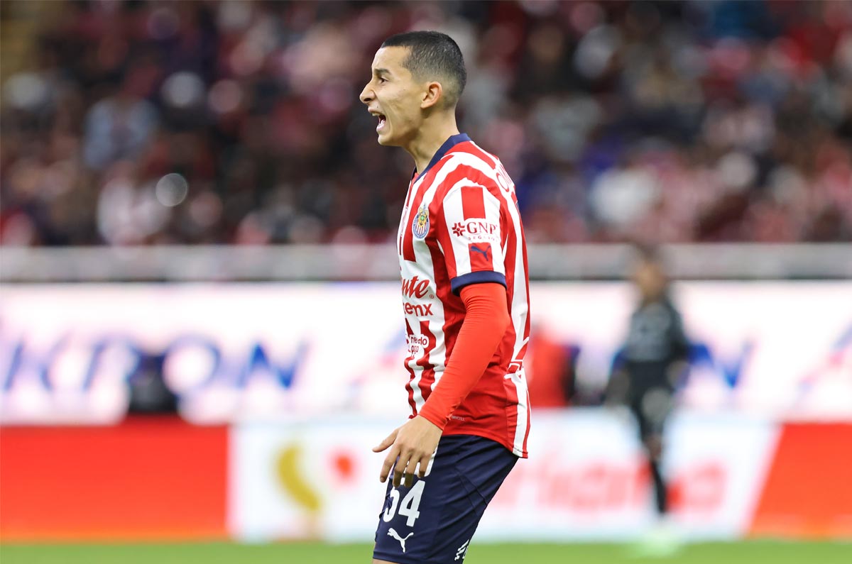 miguel-gomez-chivas-alan-mozo-titularidad