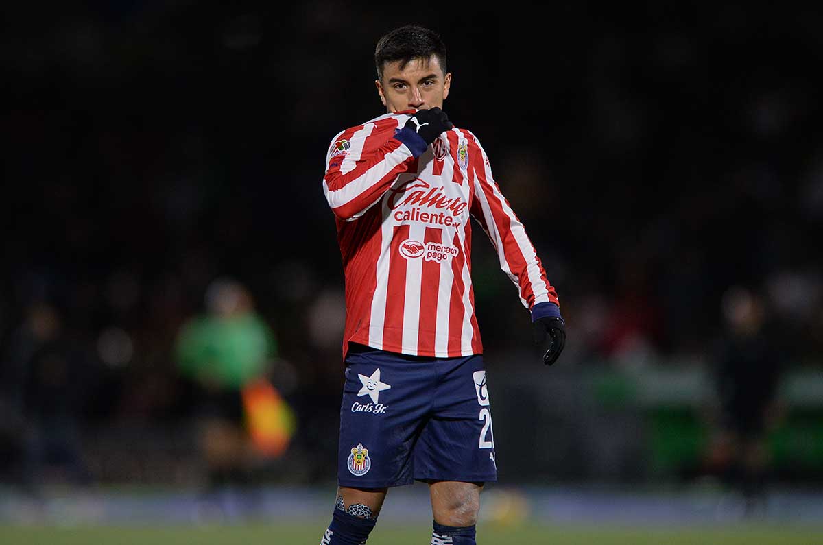 nene-beltran-paso-de-ser-figura-a-descarte-en-chivas