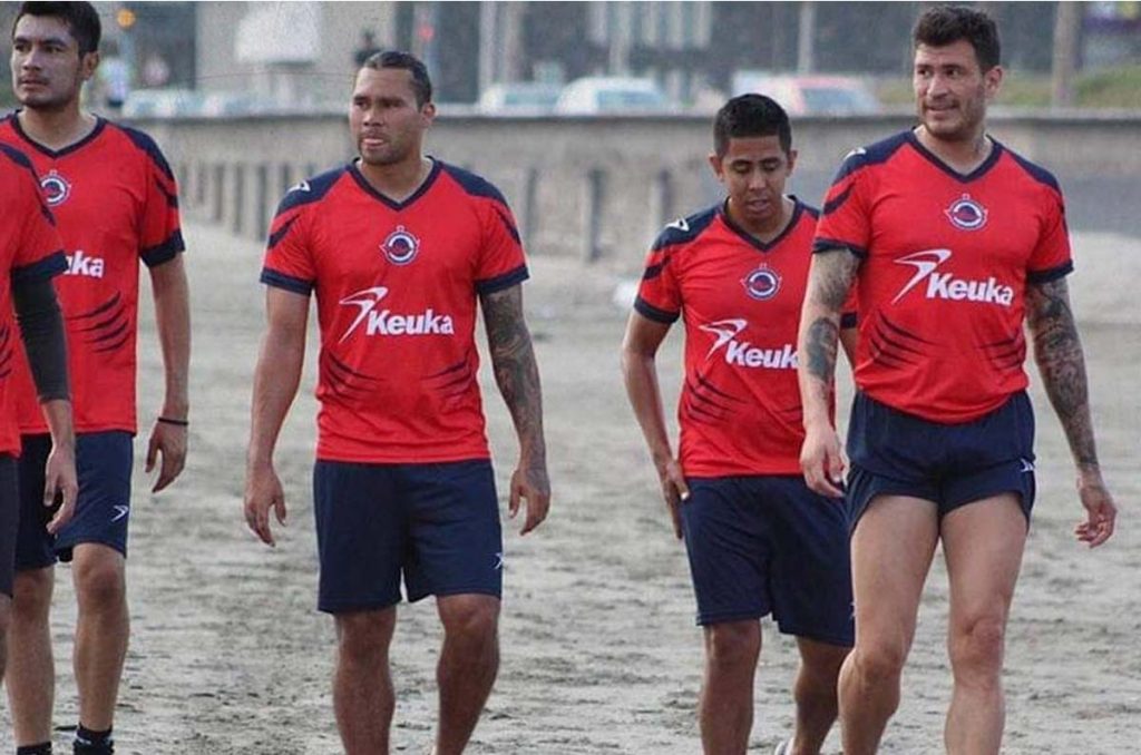 Pasó por Veracruzano en la extinta Liga de Balompié y ahora está en Chivas