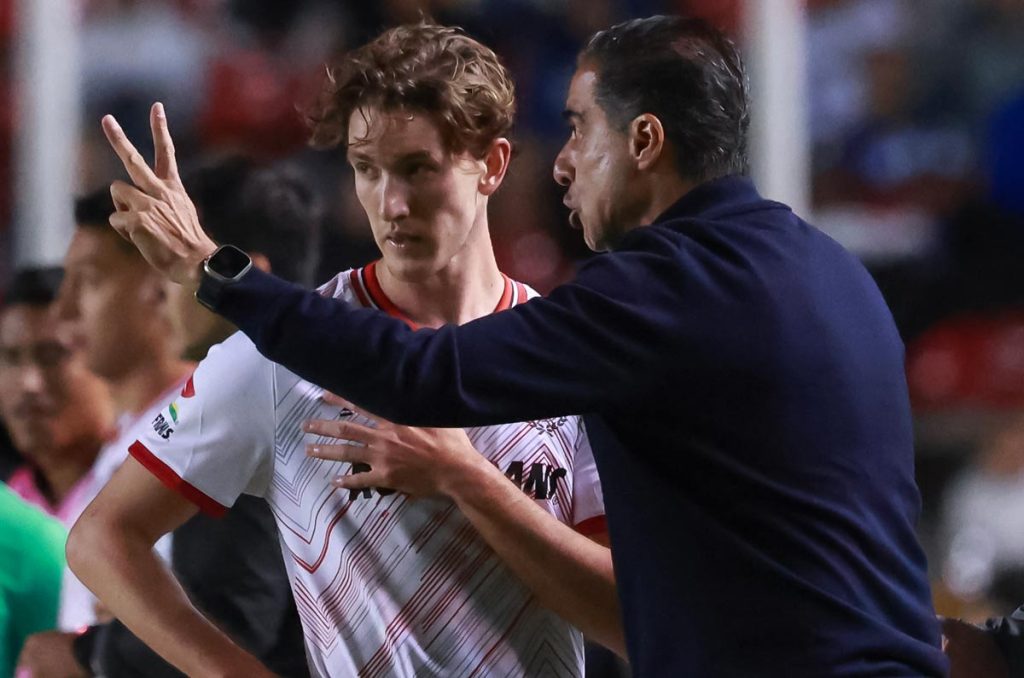 ¿Y si Renato Paiva lleva un mexicano al Botafogo?