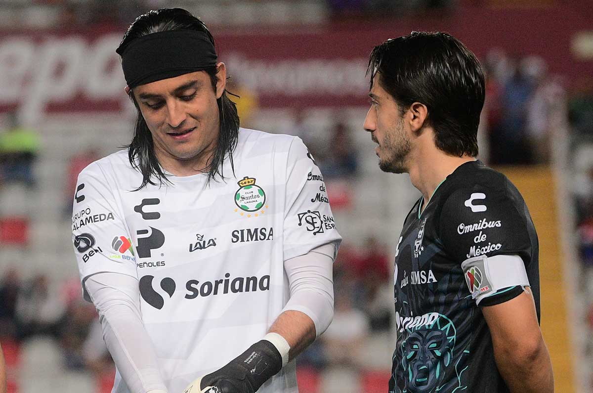 carlos-acevedo-y-javier-abella-son-los-unicos-que-continuan-en-santos-laguna
