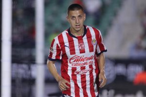 Chivas se piensa la venta de Piojo Alvarado