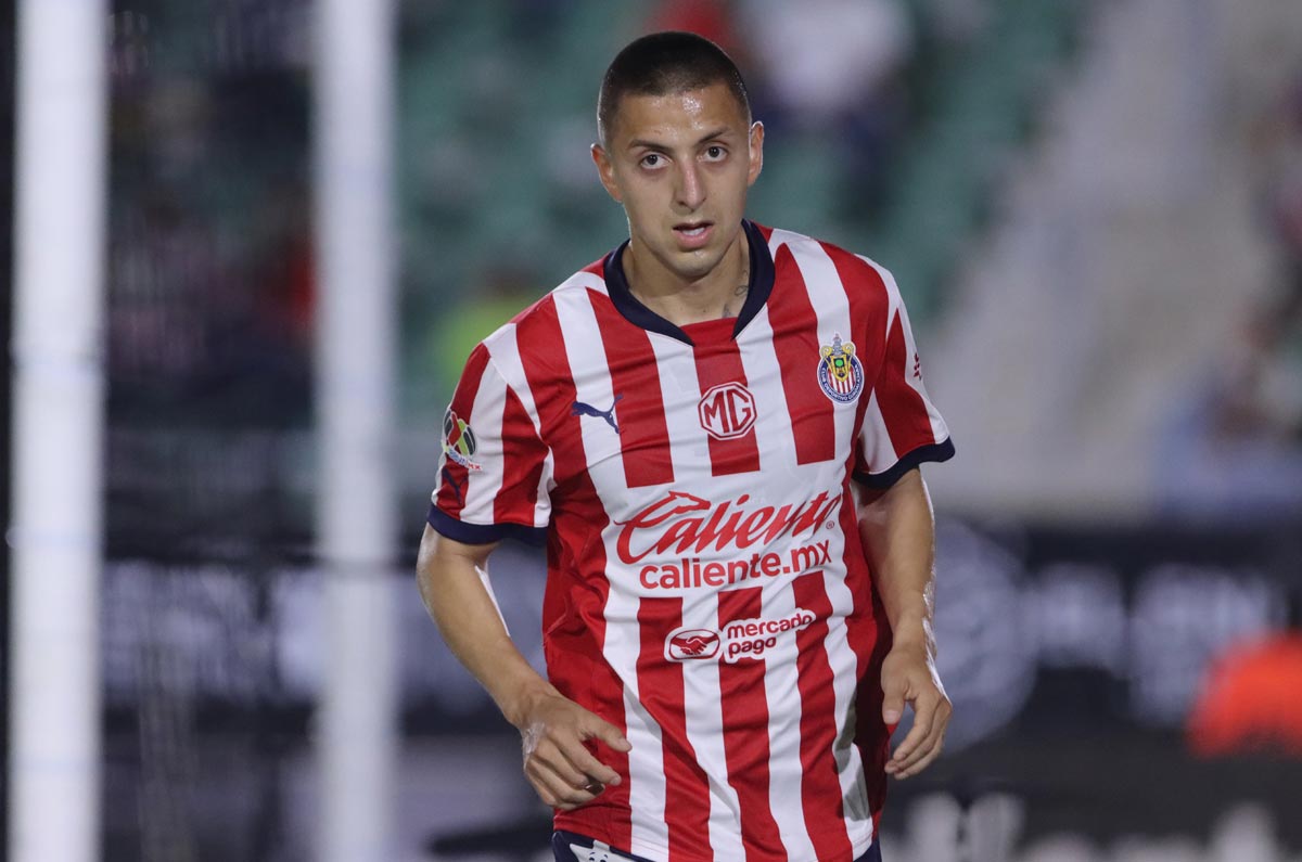 Chivas se piensa la venta de Piojo Alvarado