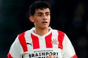 Chivas sonríe, del PSV Eindhoven les tienen un regalito y gratis