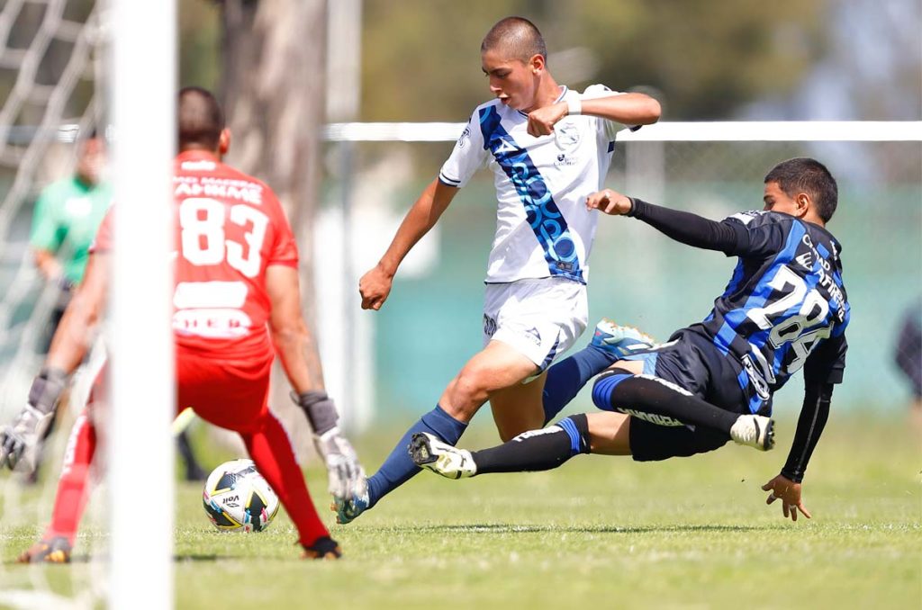 Mateo González se ha destacado en las inferiores de la Franja del Puebla