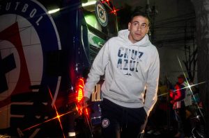 Mientras Cruz Azul festeja, así le está yendo a Camilo Cándido en Colombia