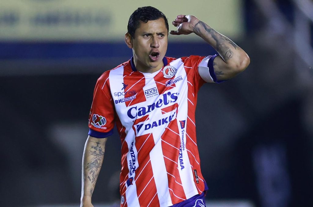 Mientras Domènec Torrent pide refuerzos, San Luis alista las bajas