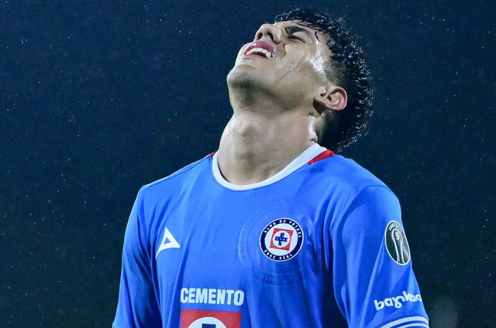 Omar Campos se perderá lo que resta del semestre con Cruz Azul