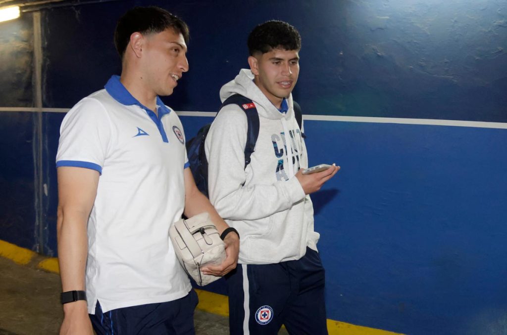 Alexis Gutiérrez y Carlos Vargas viven sus últimos momentos como jugadores de Cruz Azul