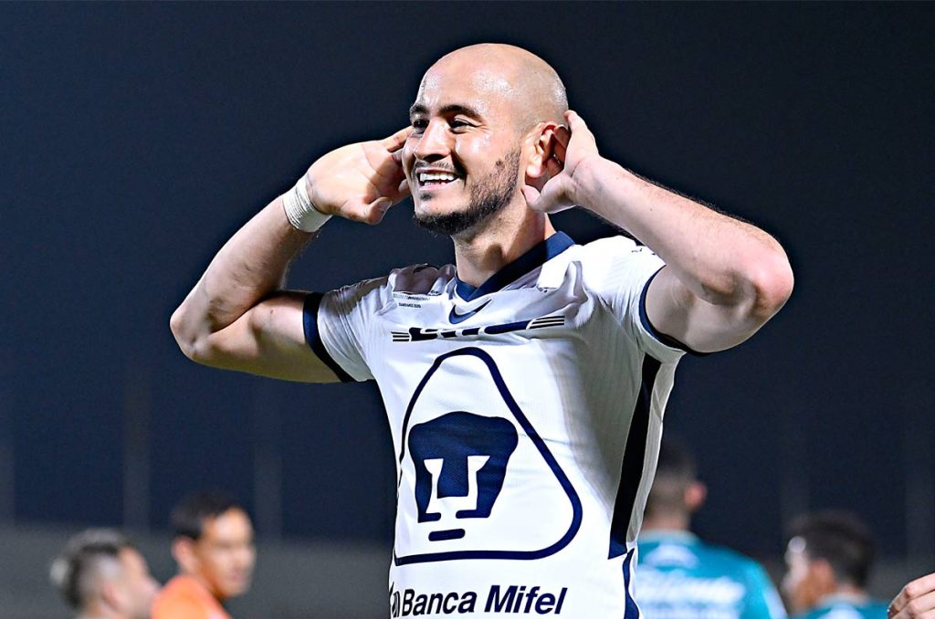 Carlos González en su etapa como goleador de Pumas de la UNAM