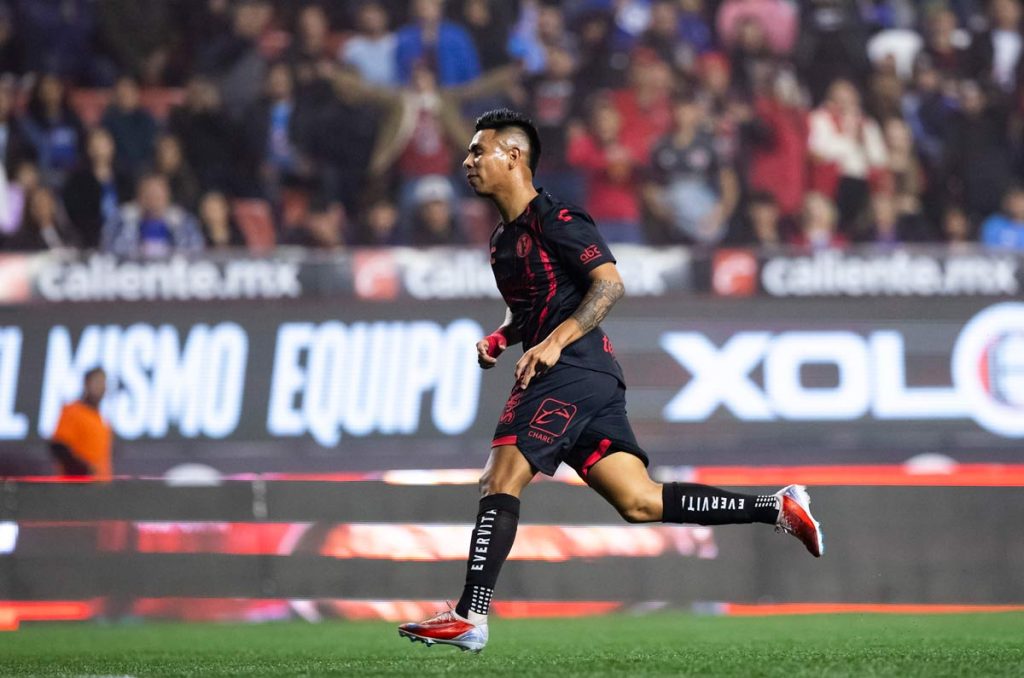 Efraín Álvarez se encamina para ser jugador de las Chivas de Guadalajara