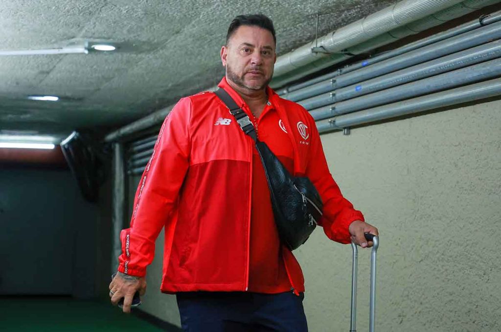 En Pumas arremeten contra el Turco Mohamed por ser campeón con Toluca 0