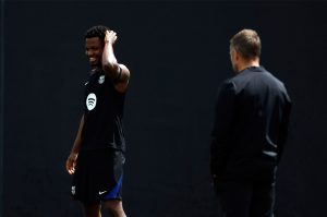 FC Barcelona le busca salida al heredero de Lionel Messi