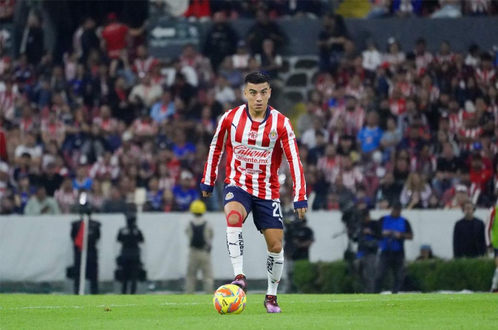 Fernando Beltrán estaría viviendo sus últimos momentos como jugador de Chivas