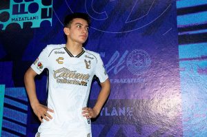 Gilberto Mora da el primer paso para poder llegar a Europa
