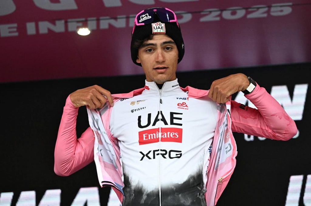 Isaac del Toro gana en el Giro de Italia y sigue líder