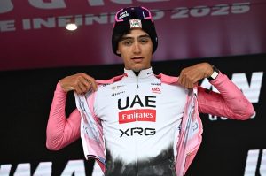 Isaac del Toro gana en el Giro de Italia y sigue líder