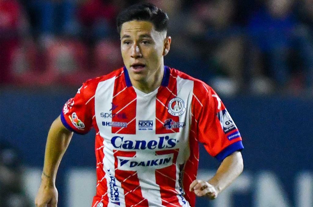 Oscar Macías podría regresar a las Chivas de Guadalajara para el Apertura 2025