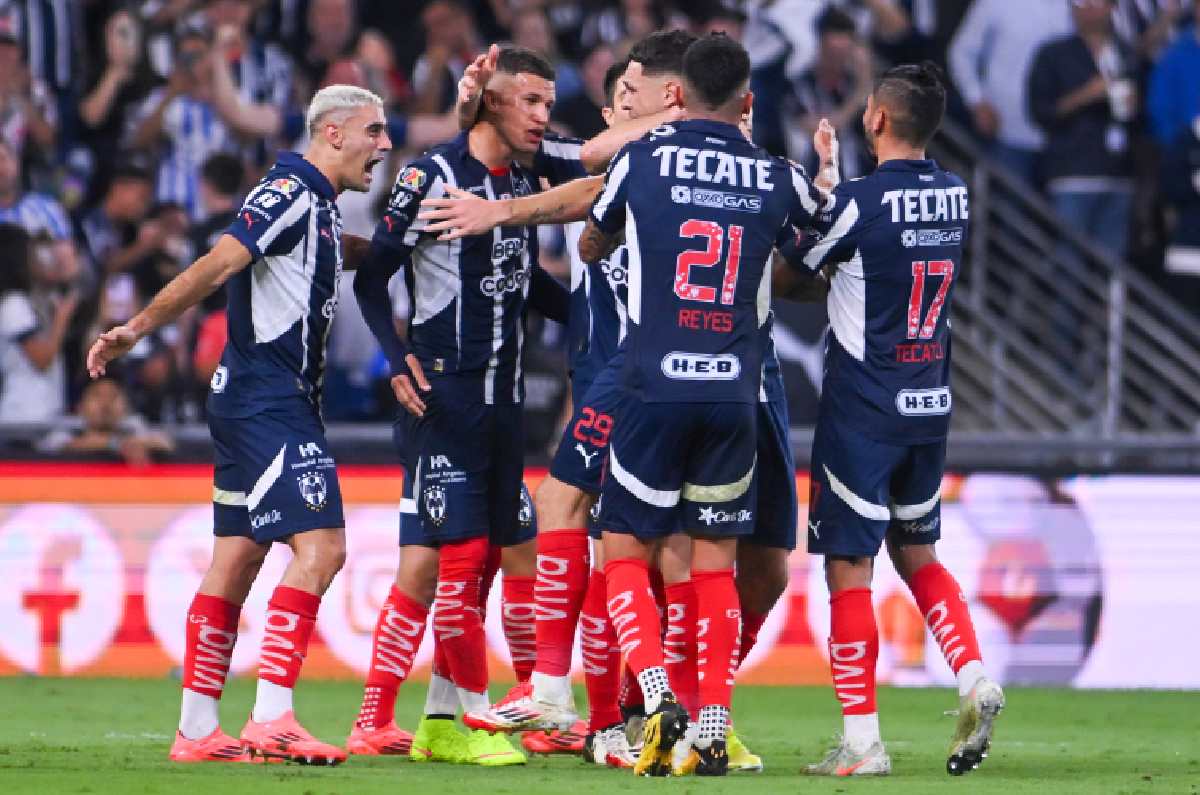 Rayados despierta en el momento más importante; elimina a Pumas y va por el superlíder