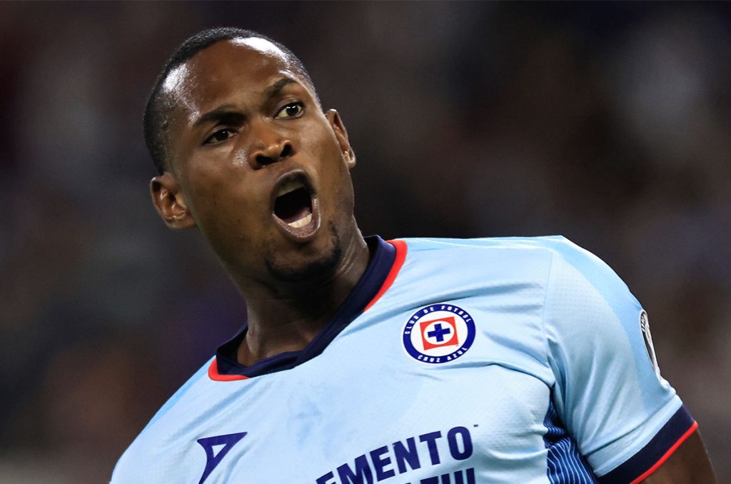 Pumas, con la encomienda de comprar un goleador de Cruz Azul 0
