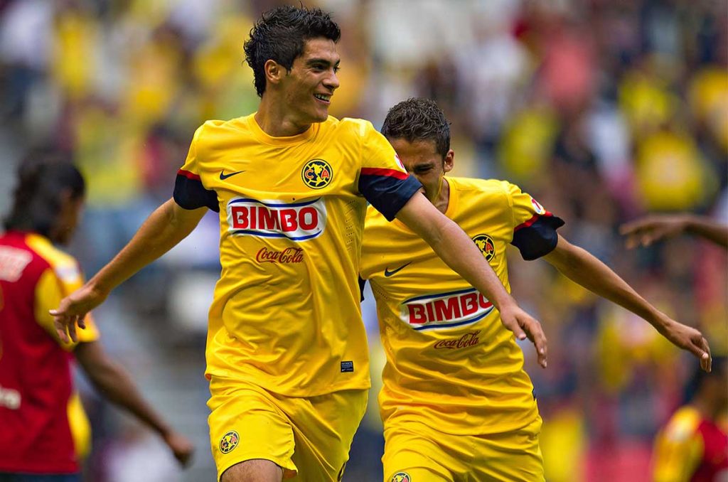 Raúl Jiménez ganó dos títulos de Liga MX con América