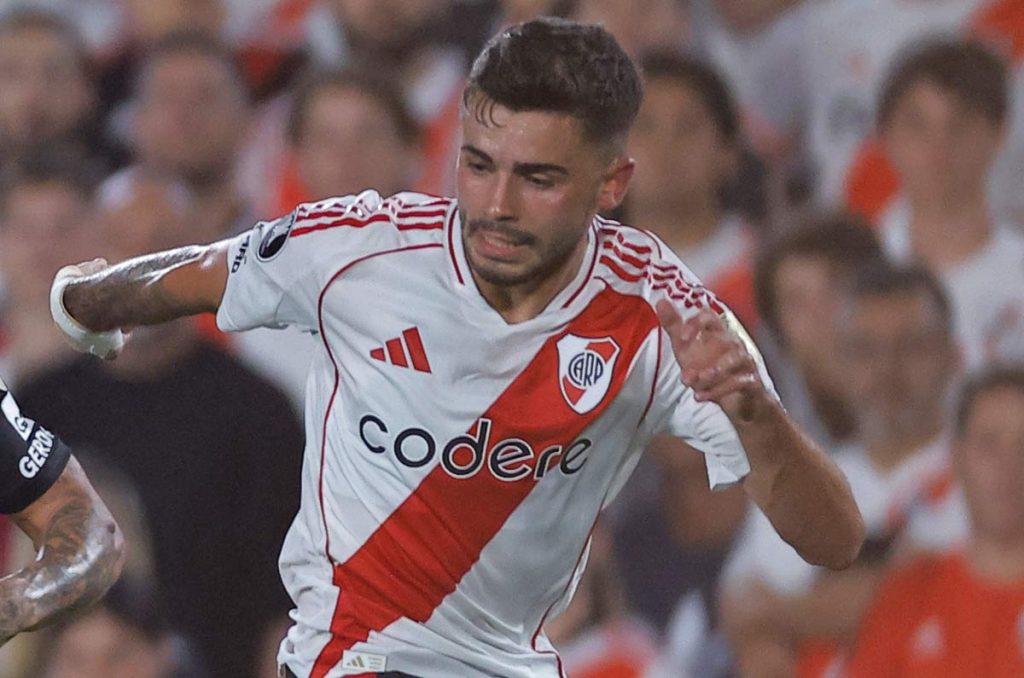 Santiago Simón, mediocampista de River Plate que gusta en Pumas y Monterrey