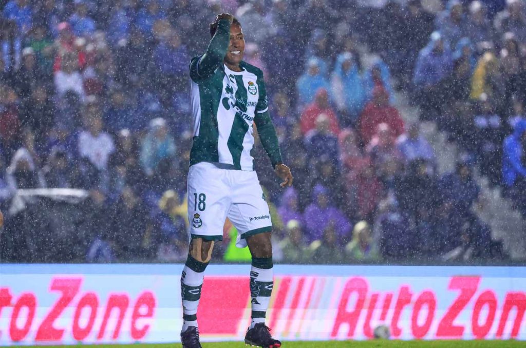 Santos Laguna quiere vender a Pedro Aquino al Corinthians de Brasil