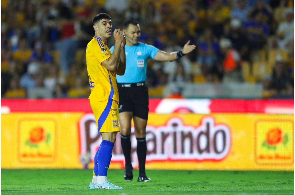 Una nueva polémica del Gato Ortiz, esto en el Tigres vs Necaxa de Liguilla