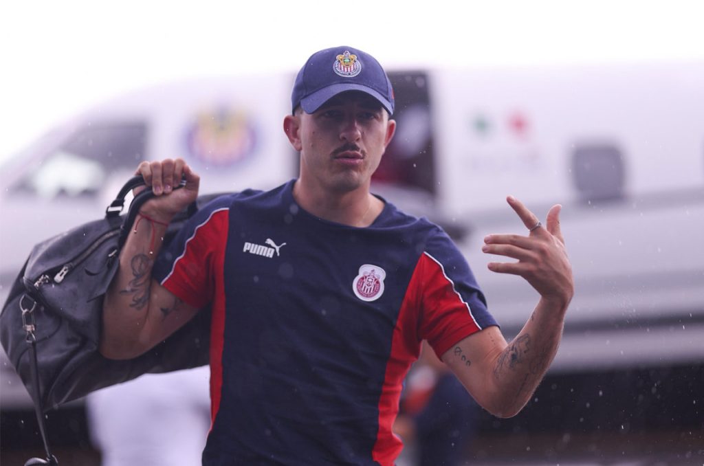 Alan Mozo prefirió quedarse en Chivas para pelear por un lugar por el salario que le ofrecen