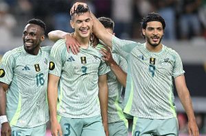 Cachorro Montes aparece al rescate de México ante Surinam; se coloca como líder goleador