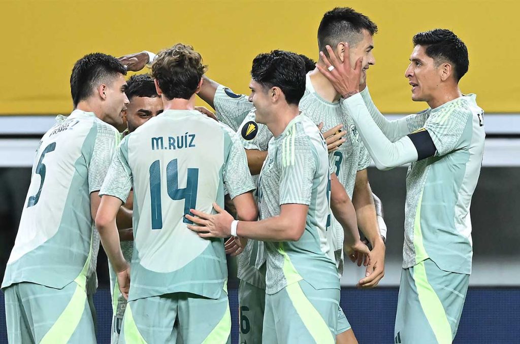 Cachorro Montes aparece al rescate de México ante Surinam; se coloca como líder goleador 0